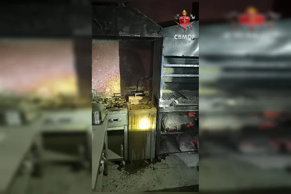 Fritadeira pega fogo e provoca incêndio em restaurante da Asa Sul