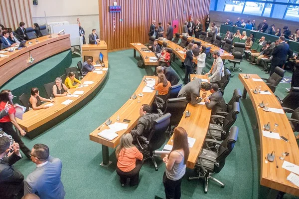 CLDF derruba veto e orçamento 2020 prevê 3ª parcela de reajuste