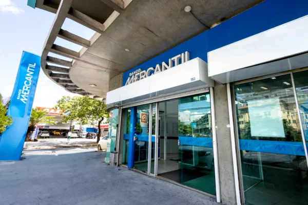 Imagem de agência do Banco Mercantil - Metrópoles