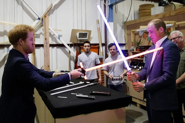 Príncipes William e Harry vão aparecer em novo filme de Star Wars