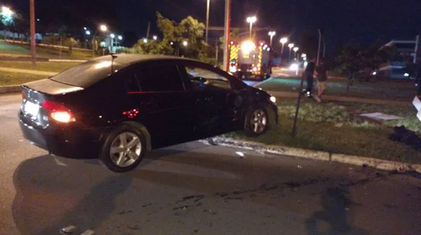 Motorista embriagado se envolve em acidente na Asa Norte