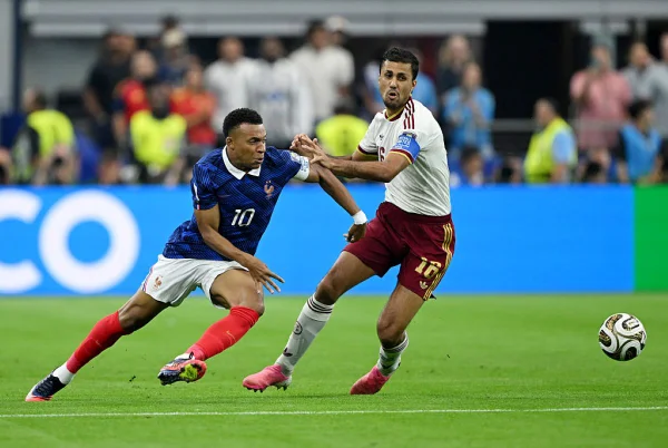 Imprensa francesa aponta domínio espanhol após eliminação da França - destaque galeria Imprensa francesa aponta domínio espanhol após eliminação da França - destaque galeria