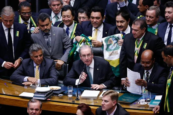 Cunha “mantém influência e indicou cargos do governo Temer”, diz PGR