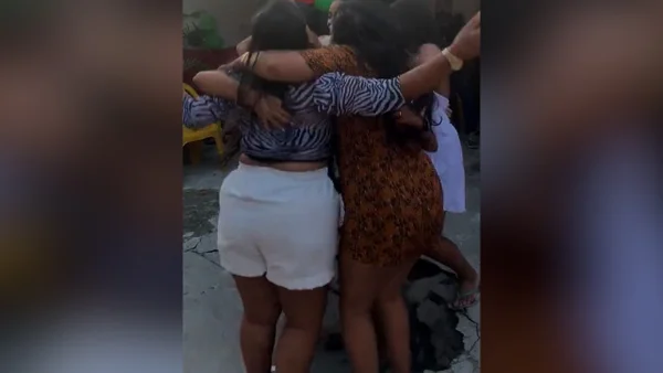 Vídeo: na BA, mulheres caem em fossa dançando “Tem Cabaré essa Noite”
