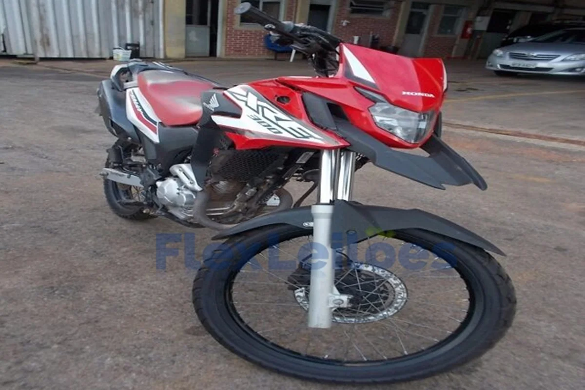 Honda XRE 300 ABS 2020 R$ 2,4 mil Honda XRE 300 ABS 2020 R$ 2,4 mil