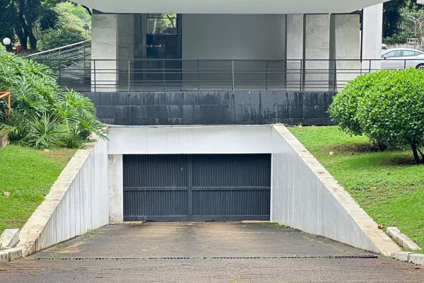 imagem colorida de garage na Asa Sul