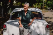 Chico Buarque viaja a Cuba para gravar single e fazer missão humanitária no país