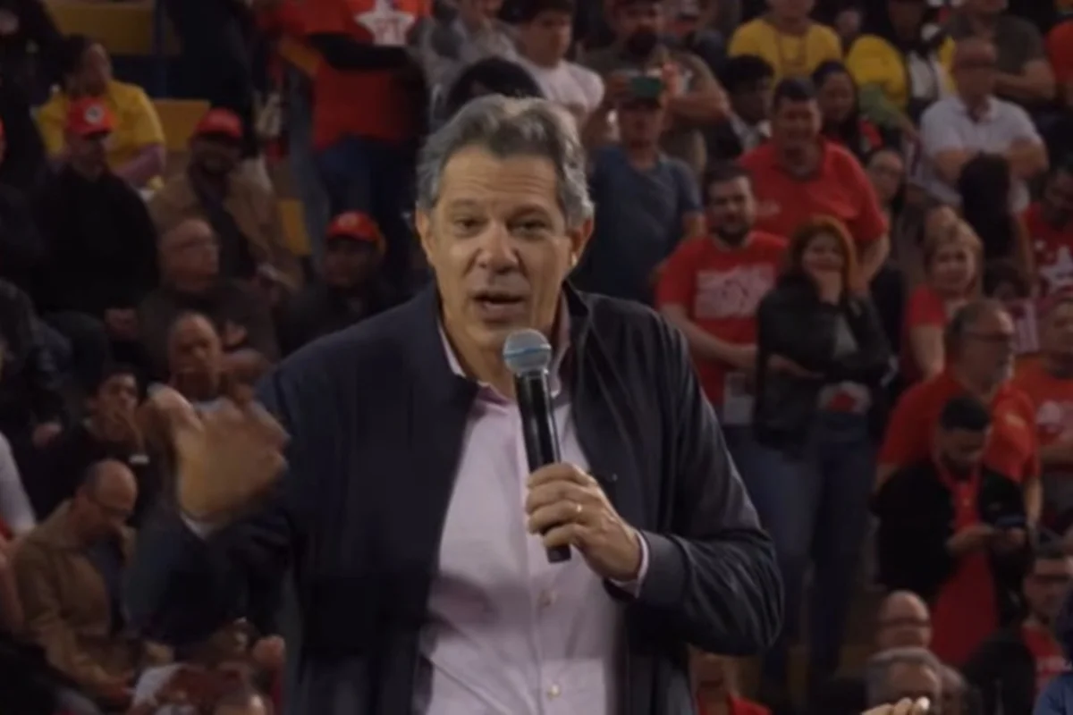 Em convenção, Haddad critica medalha de Tarcísio a Milei
