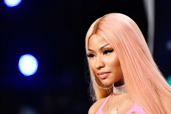 Crítica: Nicki Minaj retorna contra tudo e todos em Queen