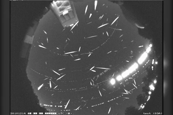 Foto de Geminídeas, chuva de meteoros - Geminídeas: como ver a maior e mais intensa chuva de meteoros de 2025 - Metrópoles