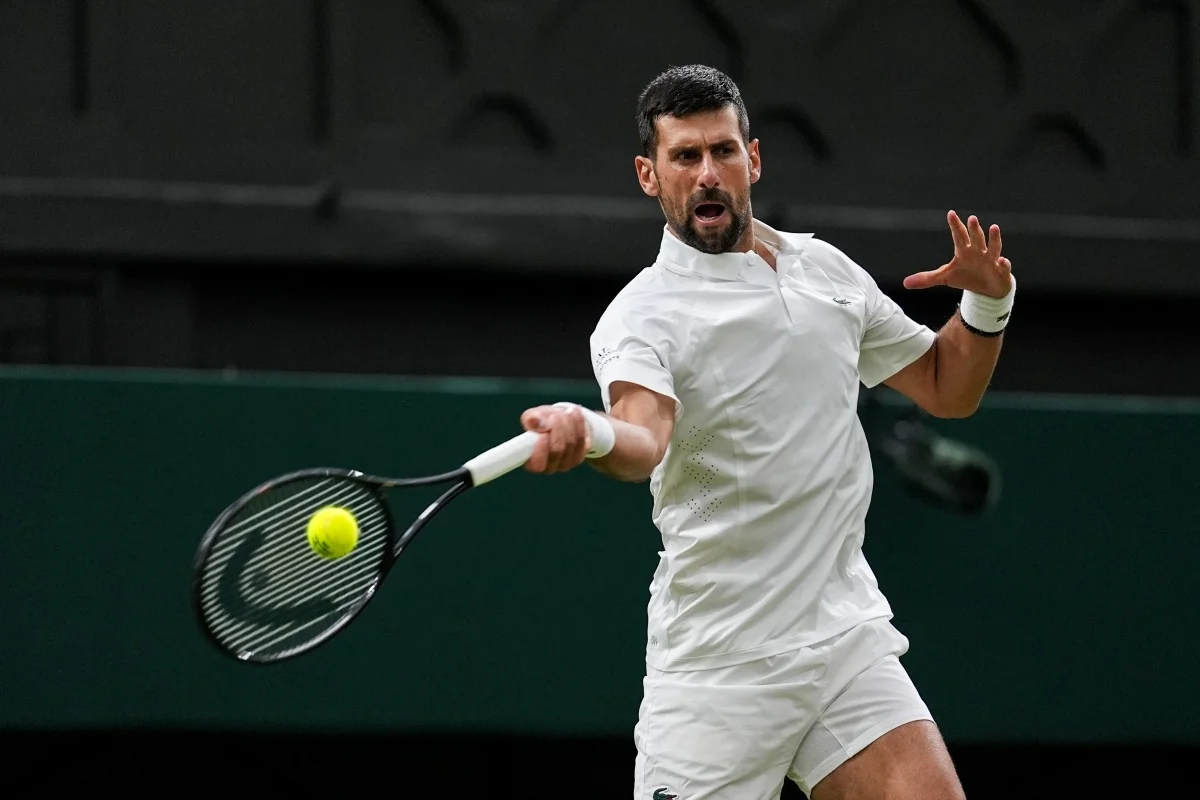 Djokovic domina Tsitsipas e segue firme na busca pelo recorde em Wimbledon