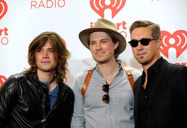 Irmãos Hanson criticam Justin Bibier: “Ouvir sua música é uma merda”
