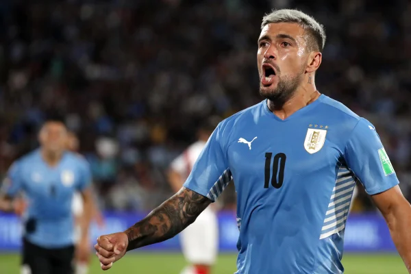 Arrascaeta, meia da Seleção do Uruguai, comemora gol - Metrópoles