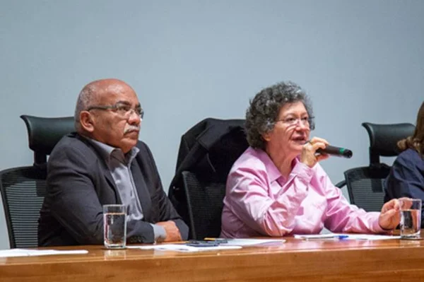 Deputados do PT no DF comemoram liberdade de Lula