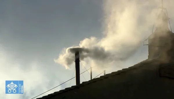 Fumaça branca no Vaticano