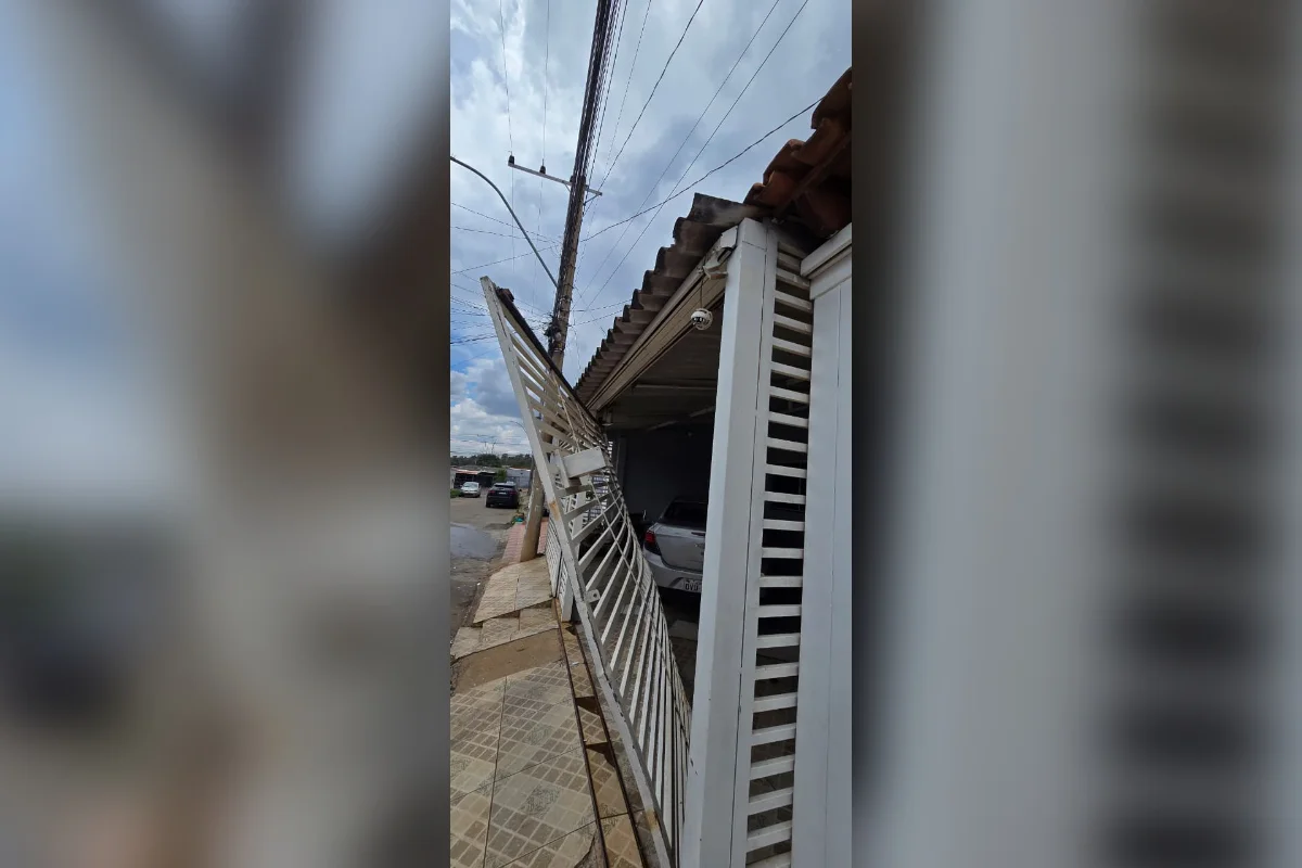 A filha, Suyanne Lorena, 33, diz que a Polícia Militar do Distrito Federal (PMDF) chegou a ir ao local, mas que o arrombamento ocorreu logo após a corporação ir embora A filha, Suyanne Lorena, 33, diz que a Polícia Militar do Distrito Federal (PMDF) chegou a ir ao local, mas que o arrombamento ocorreu logo após a corporação ir embora