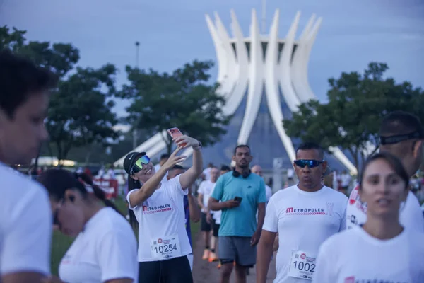 Atletas chegam para as provas do Metrópoles Endurance – Corrida - Metrópoles