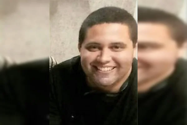 Piloto de avião Adriano Leon, de 32 anos,