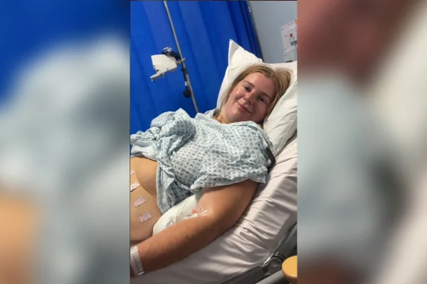 Imagem de Christy no hospital - Metrópoles