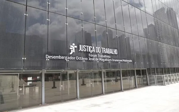 imagem colorida sede tribunal de justiça do trabalho
