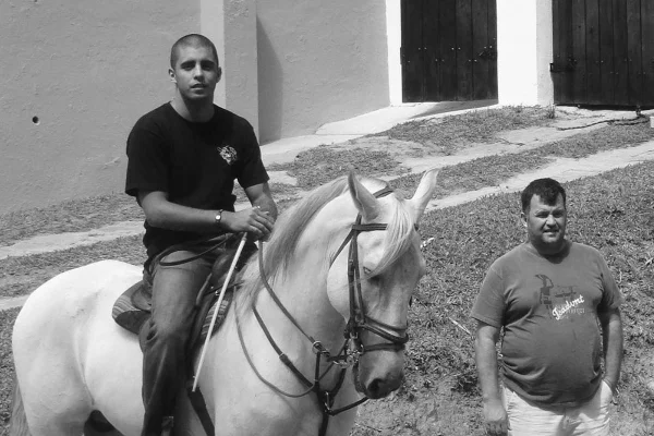 Pedro Scooby lamenta morte do pai em forte declaração: “Tarde demais”
