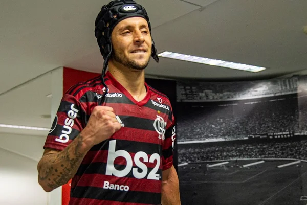 Rafinha respeita o River, mas vê Fla como potência do continente