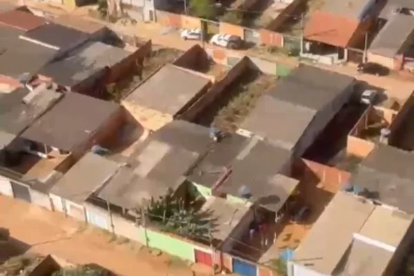Imagem aérea mostra momento em que gerador de R$ 100 mil é encontrado