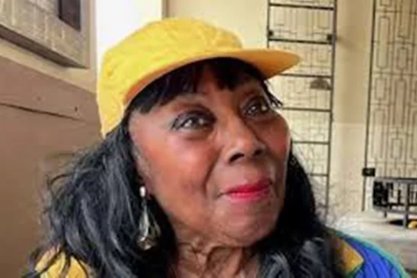 Quem era a atriz Dalyce Curry, de 95 anos, encontrada morta em uma casa incendiada - Metrópoles