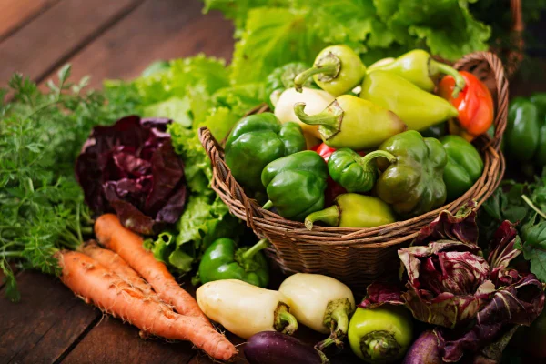 Foto colorida de vegetais - Metrópoles