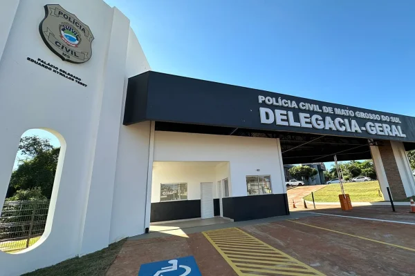 Imagem colorida de delegacia da Polícia Civil do Mato Grosso do Sul