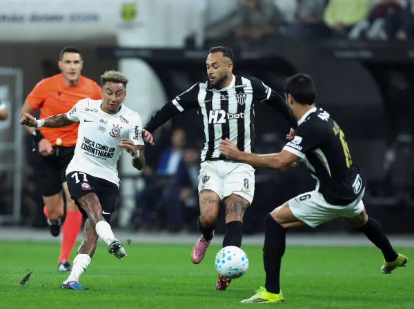 Galo: Atlanta United comete gafe e confunde Maycon com Junior Alonso
