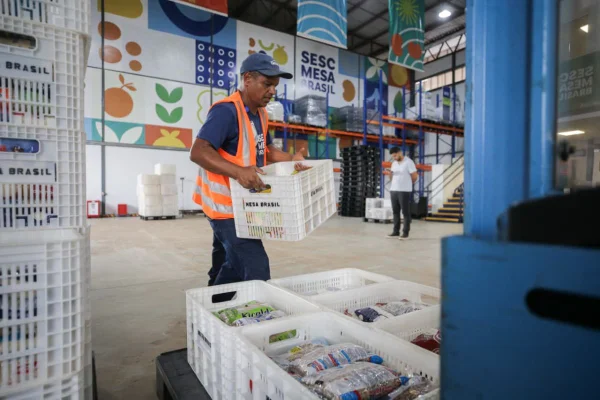 Metrópoles Endurance arrecada 705 kg de alimentos para instituições