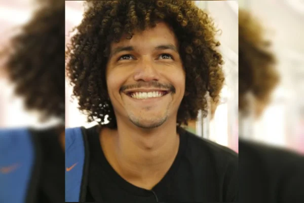 Justiça decreta prisão de MC Estudante após denúncia de agressões