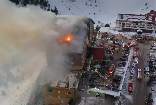Turquia: incêndio em hotel de esqui mata 66 pessoas; 51 estão feridos