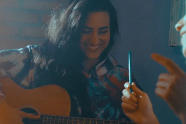 Cantora Day fala sobre nova música e carreira pós-The Voice