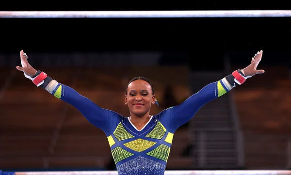 Tá com moral? Rebeca Andrade recebe parabéns de Nadia Comaneci