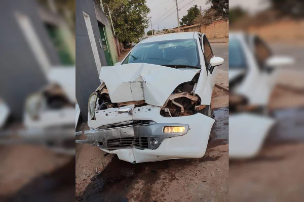 Mulher tenta matar a atual do ex atropelada, e portão cai sobre vítima