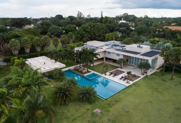 Ibaneis compra casa de R$ 23 milhões: a mais cara já vendida no DF