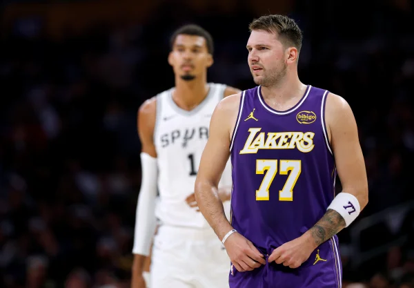 Foto colorida de Luka Doncic, dos Lakers - Metrópoles