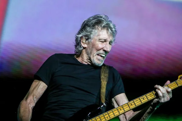 TSE arquiva ação de Bolsonaro contra shows de Roger Waters