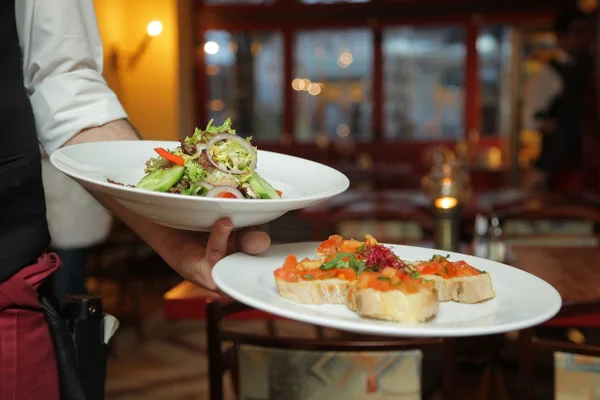 Uma estrela? Restaurante dá respostas “sinceronas” no iFood e viraliza