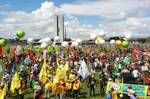 Protesto na Esplanada foi tranquilo e com público abaixo do esperado