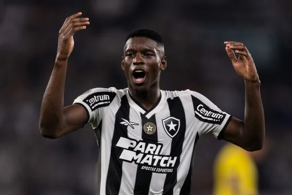 Foto colorida de Luiz Henrique, do Botafogo - Metrópoles