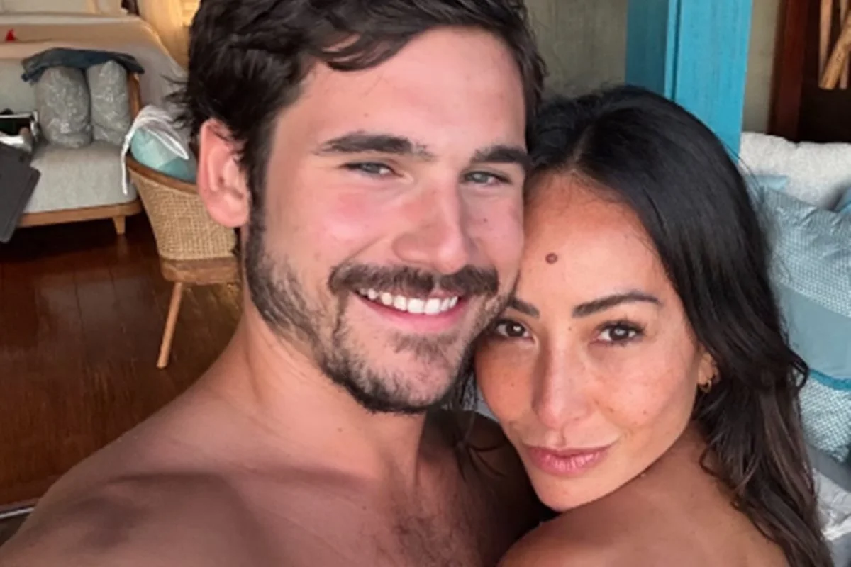 Sabrina Sato anuncia segunda gravidez com Nicolas Prattes e pede que Zoe narre vídeo emocionante