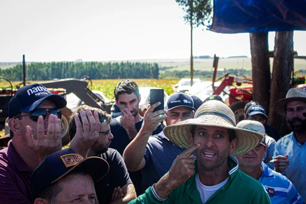 Conflito no DF por terras se arrasta há 6 dias com incêndio e feridos