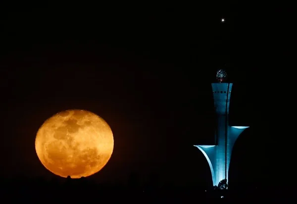 1º noite de 2018 começará com a maior “Superlua” do ano