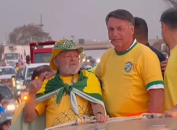 Bolsonaro com sósia de Lula