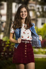 Pat (Debora Ozório) – É filha de Lenita (Luciana Paes) e Marcelo (Nikolas Antunes). Tem o sonho de ser atriz e faz de tudo para participar do filme de Alain (João Vicente de Castro). É muito fã de Mauro César (Rômulo Arantes Neto) e acha que ele vai se apaixonar quando a conhecer. Para isso, apronta algumas com o intuito de ficar perto do ídolo. É muito amiga de Michele (Catarina de Carvalho) 