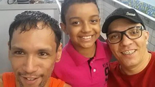 Carta de menino adotado por casal homossexual emociona a internet