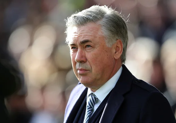 Ancelotti defende Pickford em lance com Van Dijk: “Contato mal programado”